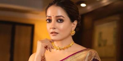 পর্দায় সুচিত্রা হতে চান নাতনি রাইমা সেন